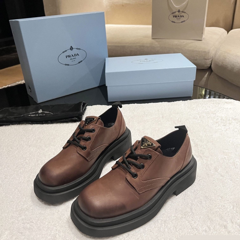 Pra*a leather shoes